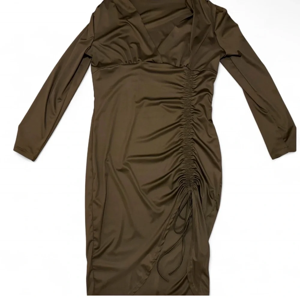 NWOT DRESS - Picture 3 of 3